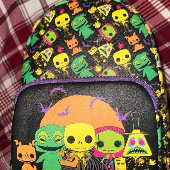 COPY - FUNKO nightmare before Xmas blacklight mini backpack - Picture 2 of 4